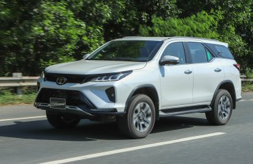 Cho thuê xe du lịch 7 chỗ Toyota Fortuner ở Đà Nẵng